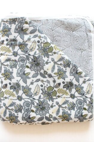 gree-leaf-flower-print-baby-dohar