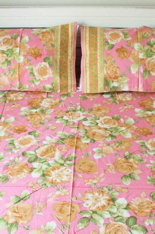 pink-tc-cotton-king-size-bedsheet-with-pillow-covers-pillow-set